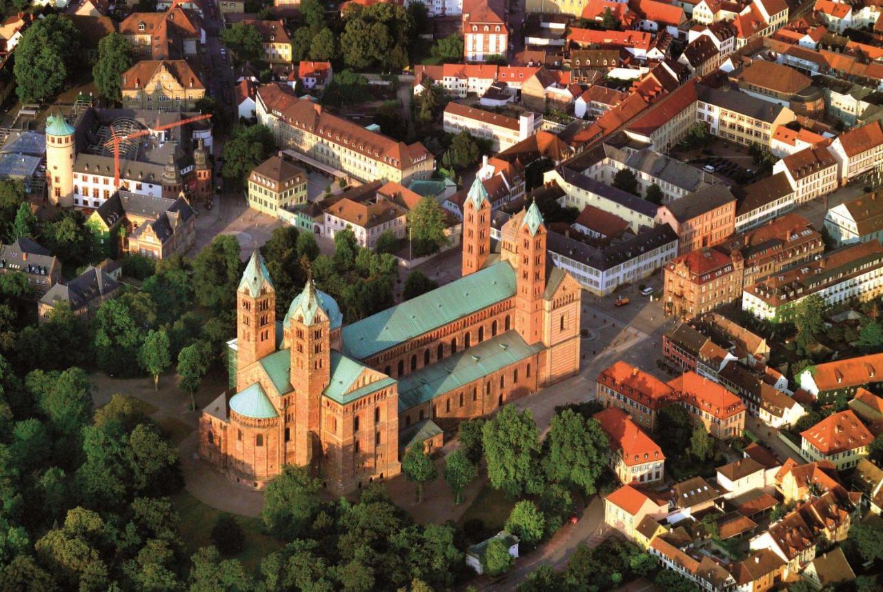 Hotel Loewengarten Speyer Bagian luar foto